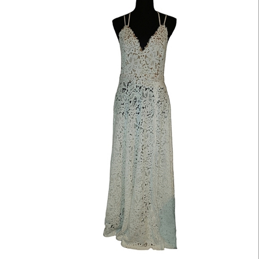 Lulu's Lace Maxi Dress - Picture 2 of 3